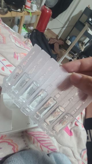 유니베르소 산소앰플 7일 집중케어 앰플 — 5점을 준 리뷰어가 2021년 7월 올린 사용 사진