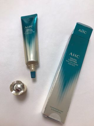 [NEW 탄력유턴 아이크림] AHC 유스 래스팅 리얼 아이크림 포 페이스 — 4.5점을 준 리뷰어가 2021년 2월 올린 사용 사진