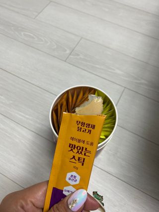 페페로니 맛있는 스틱 - 무항생제 닭고기 15개 + 원양선 참치 15개 — 5점을 준 리뷰어가 2021년 10월 올린 사용 사진