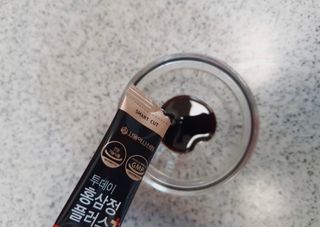 서울약사신협_투데이홍삼정플러스스틱_10g x 60포 — 5점을 준 리뷰어가 2021년 6월 올린 사용 사진