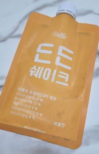 [덜다] 든든 식물성 단백질 쉐이크 40g X 7입 (곡물/딸기) — 5점을 준 리뷰어가 2023년 8월 올린 사용 사진