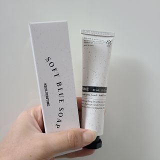 멈칫(MUMCHIT) 넥퍼퓸 NECKPERFUME 2가지 향 — 4점을 준 리뷰어가 2021년 11월 올린 사용 사진