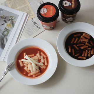 유비쿡 컵떡볶이 매운컵떡볶이2개/ 짜장컵떡볶이 2개  총 4개세트 — 5점을 준 리뷰어가 2021년 4월 올린 사용 사진