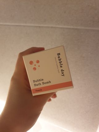 버블데이 아로마/과일 거품 입욕제 — 5점을 준 리뷰어가 2021년 7월 올린 사용 사진