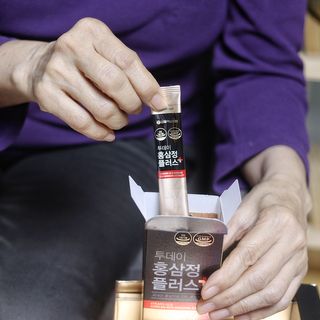 서울약사신협_투데이홍삼정플러스스틱_10g x 30포 — 5점을 준 리뷰어가 2021년 1월 올린 사용 사진
