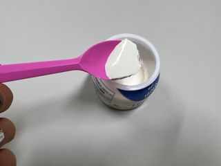 매일바이오 그릭요거트 오리지널 플레인 4개, 로스터리 커피믹스 4개 — 5점을 준 리뷰어가 2021년 12월 올린 사용 사진