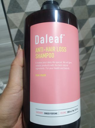 달리프 진저 베러 퍼퓸 탈모 완화 샴푸 1000ml 향 3종 — 4점을 준 리뷰어가 2021년 1월 올린 사용 사진