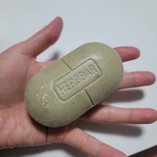 제이제이바이오 허브마사지바 올인원 알약비누 — 5점을 준 리뷰어가 2022년 2월 올린 사용 사진