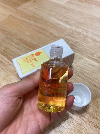 바이오오일 [바이오-오일] 스킨케어 오일 내추럴 60ml — 5점을 준 리뷰어가 2021년 6월 올린 사용 사진