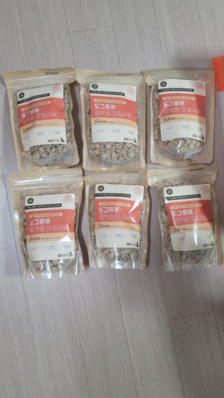 도그퓨어 피부와모질/혼합유산균/글루코사민 유기농 로스팅 사료 — 5점을 준 리뷰어가 2021년 9월 올린 사용 사진