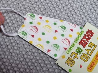 [숨그림]  덴탈마스크 짱구 우리아이 그리고 내가 쓰는 믿을수있는 케릭터 마스크  16종 — 5점을 준 리뷰어가 2021년 9월 올린 사용 사진