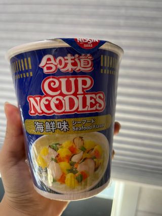 NISSIN 닛신 컵누들  4종 - 씨푸드오리지날, 씨푸드 스파이시, 씨푸드 커리, 씨푸드 XO소스 — 5점을 준 리뷰어가 2022년 3월 올린 사용 사진