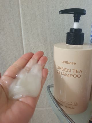 프리마인 더이상 뻣뻣하고 효과없는 탈모샴푸는 NO. 근본부터 케어하는 셀베이스 그린티샴푸(500ml) — 5점을 준 리뷰어가 2023년 4월 올린 사용 사진