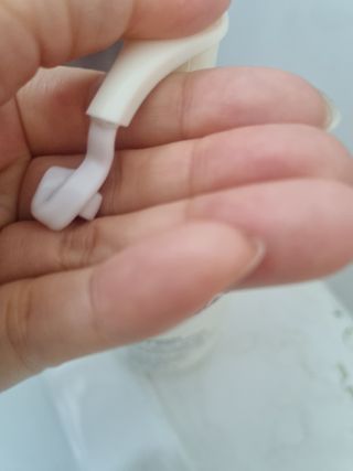 [위켄더스] 끈적임 없이 수분감을 채워주는 핸드& 바디로션 1종 랜덤발송 — 5점을 준 리뷰어가 2022년 5월 올린 사용 사진