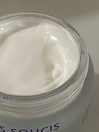 산수시 아쿠아 베네핏 24h 수부지 물광 속건조 수분크림 50ml — 5점을 준 리뷰어가 2021년 7월 올린 사용 사진