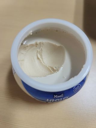 매일바이오 그릭요거트 오리지널 플레인 4개, 로스터리 커피믹스 4개 — 4점을 준 리뷰어가 2021년 12월 올린 사용 사진