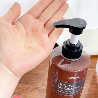 쿤달 [KUNDAL 공식] 프리미엄 헤어 케어 스페셜 세트 샴푸 500ml &amp; 트리트먼트 500ml — 5점을 준 리뷰어가 2021년 3월 올린 사용 사진