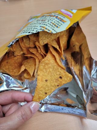 롯데제과 도리토스 양념치킨맛 — 5점을 준 리뷰어가 2021년 4월 올린 사용 사진