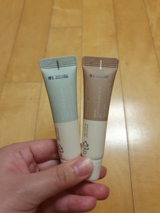 [후르디아] 올리브영 착한보습 비건 립버터 2종 — 5점을 준 리뷰어가 2021년 12월 올린 사용 사진