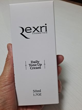 렉스리 데일리 톤업 크림 Rexri Daily Tone Up Cream — 5점을 준 리뷰어가 2022년 10월 올린 사용 사진