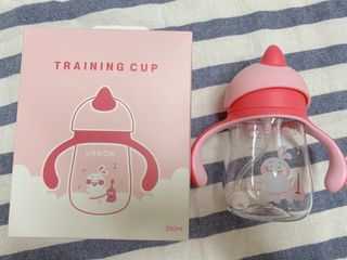 유비맘 트라이탄 코니빨대컵_컬러 랜덤 발송 — 4점을 준 리뷰어가 2021년 1월 올린 사용 사진