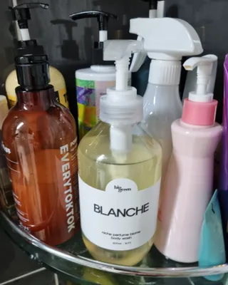 빅그린 니치 퍼퓸 바이옴바디워시 500ml(상탈, 블랙베리&베이, 블랑쉐 3종 중 택1) — 4.5점을 준 리뷰어가 2022년 8월 올린 사용 사진