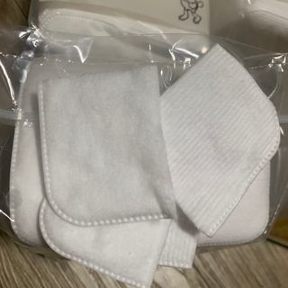 디어엘로디 프리미엄 유기농 베이비 솜티슈 40매 3 + 1 PACK — 4.5점을 준 리뷰어가 2021년 2월 올린 사용 사진