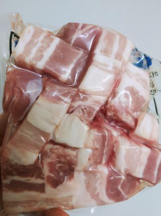 찐신선 한끼한팩 미국 냉동 목살 & 네덜란드 냉동 삼겹살 SET — 5점을 준 리뷰어가 2021년 10월 올린 사용 사진
