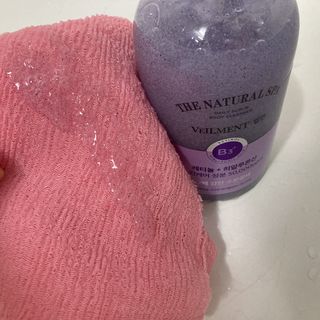 벨먼 내추럴스파 수분광채 스크럽 바디워시 600ml 5종 — 5점을 준 리뷰어가 2022년 5월 올린 사용 사진