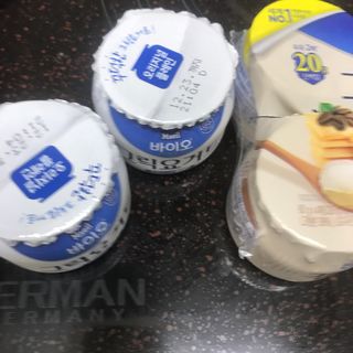 매일바이오 그릭요거트 오리지널 플레인 4개, 로스터리 커피믹스 4개 — 5점을 준 리뷰어가 2021년 12월 올린 사용 사진