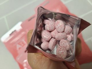 입 냄새 완화에 도움을 주는 에티켓 캔디 복숭아맛 앳캔디 — 5점을 준 리뷰어가 2021년 1월 올린 사용 사진