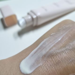 프리마인 선크림만 바꿨을 뿐인데 매일 물 2L챙겨먹고 기초케어 완벽하게 한 물빛피부 완성,셀라브UV프로텍터 — 5점을 준 리뷰어가 2023년 8월 올린 사용 사진