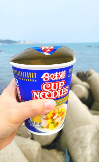 NISSIN 닛신 컵누들  4종 - 씨푸드오리지날, 씨푸드 스파이시, 씨푸드 커리, 씨푸드 XO소스 — 3점을 준 리뷰어가 2022년 4월 올린 사용 사진