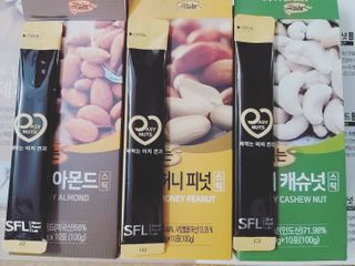 짜먹는 이지견과 짜먹는 이지아몬드, 짜먹는 이지허니피넛, 짜먹는 이지캐슈넛 각 10g X  10포 — 5점을 준 리뷰어가 2021년 3월 올린 사용 사진