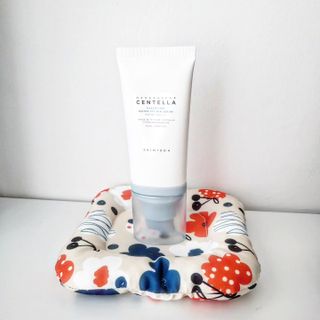 MF[스킨1004] 마다가스카르 센텔라 히알루-시카 워터핏 선세럼 50ml — 5점을 준 리뷰어가 2024년 5월 올린 사용 사진