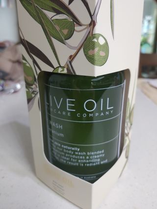 올리브 오일 스킨케어 컴퍼니 [OOSC] 향기로운 보습 로즈 제라늄 바디워시 500ml — 5점을 준 리뷰어가 2021년 5월 올린 사용 사진