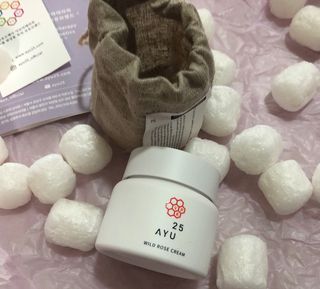 AYU25[아유트웬티파이브]다마스크로즈워터 베이스 천연 수분 촉촉 크림 — 5점을 준 리뷰어가 2021년 4월 올린 사용 사진