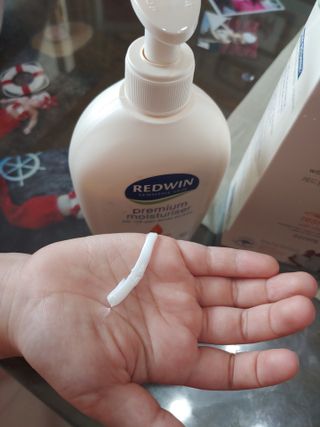 H365 Redwin Premium Moisturiser 레드윈 프리미엄 모이스춰라이저 500ml — 5점을 준 리뷰어가 2021년 4월 올린 사용 사진