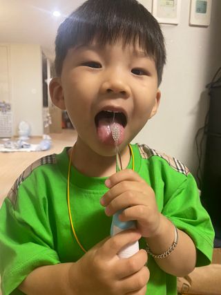 [오라덴스] 99.9 항균 칫솔모_키즈 진동칫솔 2,3단계 중 택 1 — 5점을 준 리뷰어가 2021년 7월 올린 사용 사진