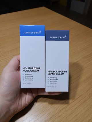더마포레스트 마데카소사이드 리페어 크림,  모이스처라이징 아쿠아크림 — 5점을 준 리뷰어가 2021년 8월 올린 사용 사진