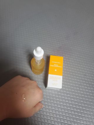 체르엠 스템앤셀 비타민 브라이트닝 에센스 30ml 1개 — 4.5점을 준 리뷰어가 2021년 10월 올린 사용 사진