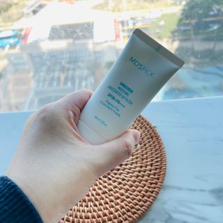 엠디스픽 무향자차 수분 선크림 PSF50+ PA++++ 50ml — 5점을 준 리뷰어가 2023년 3월 올린 사용 사진