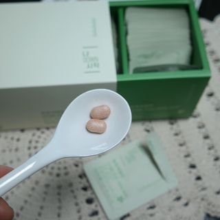 12월 15일 출시, 건강기능식품 브랜드 본리브 나 다운 시작 제품 3종 — 5점을 준 리뷰어가 2021년 2월 올린 사용 사진