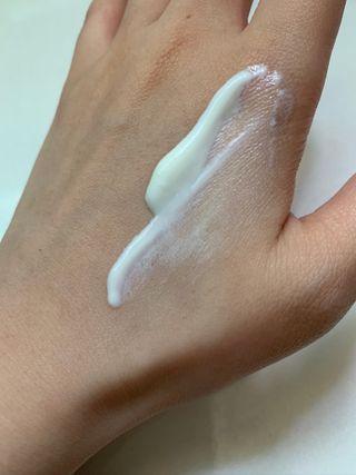 MF[스킨1004] 마다가스카르 센텔라 히알루-시카 워터핏 선세럼 50ml — 5점을 준 리뷰어가 2024년 5월 올린 사용 사진