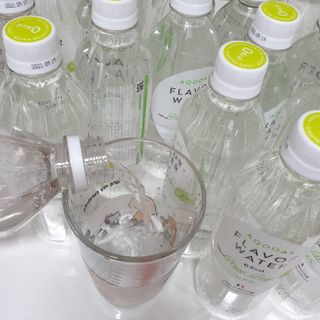 아쿠아스 플레이버워터 [아쿠아스] 제로칼로리 플레이버워터 복숭아/청포도 1BOX 20개입 — 5점을 준 리뷰어가 2021년 4월 올린 사용 사진