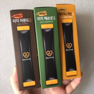 짜먹는 이지견과 짜먹는 이지아몬드, 짜먹는 이지허니피넛, 짜먹는 이지캐슈넛 각 10g X  10포 — 4점을 준 리뷰어가 2021년 2월 올린 사용 사진