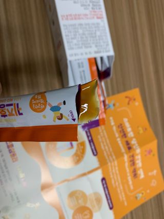 베거스코리아 [콜리케어] 키즈 홍삼콜리 딸기맛 14포 — 5점을 준 리뷰어가 2021년 10월 올린 사용 사진