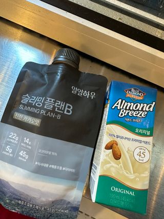 일일하우 슬리밍 플랜B 고소한 귀리맛, 진한 카카오맛 (체중조절식) — 5점을 준 리뷰어가 2023년 8월 올린 사용 사진