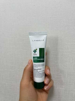 랑벨 랑바이오 블랙 시카 크림 50ml(블랙비 프로폴리스, 시카 4종, 판테놀 10 함유) — 5점을 준 리뷰어가 2022년 5월 올린 사용 사진