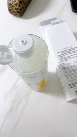 랑벨 내츄럴 딥 클렌징 워터 500ml — 5점을 준 리뷰어가 2022년 6월 올린 사용 사진